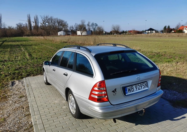 Mercedes-Benz Klasa C cena 5500 przebieg: 400000, rok produkcji 2004 z Borne Sulinowo małe 154